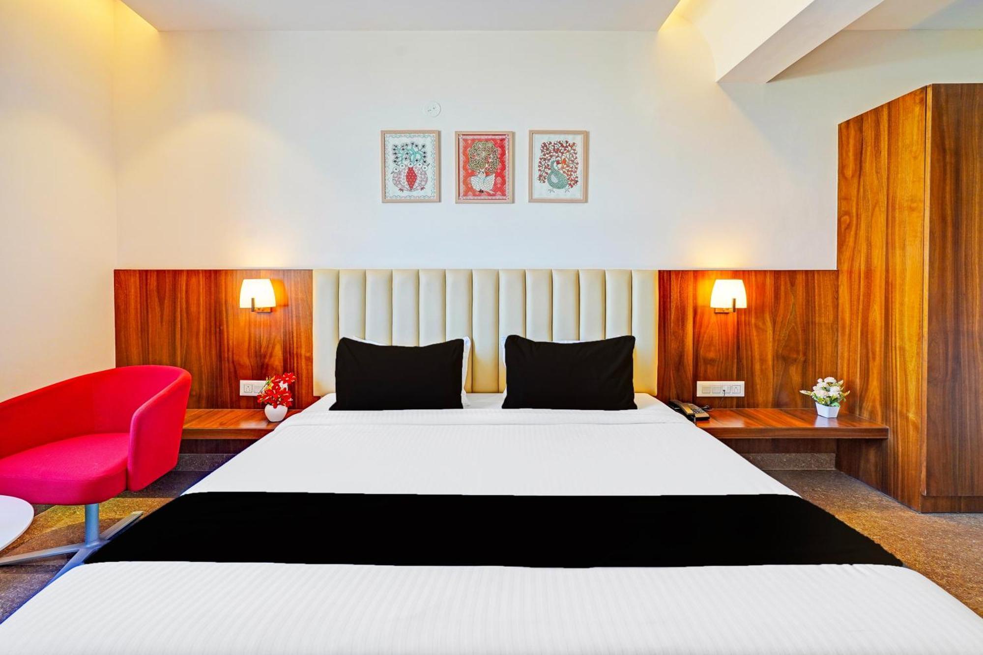 Super Townhouse Oak Electronic City Formerly Hotel Trubell Kammasandra Bagian luar foto