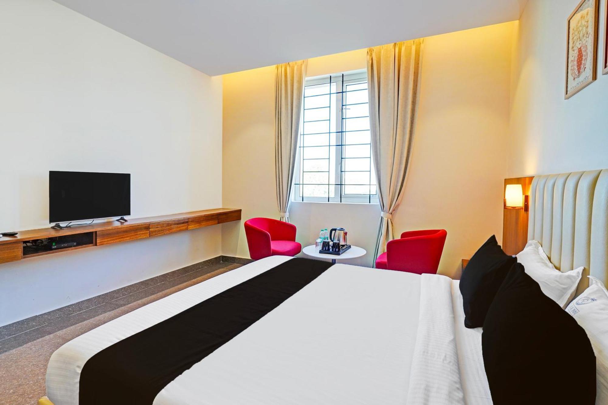 Super Townhouse Oak Electronic City Formerly Hotel Trubell Kammasandra Bagian luar foto