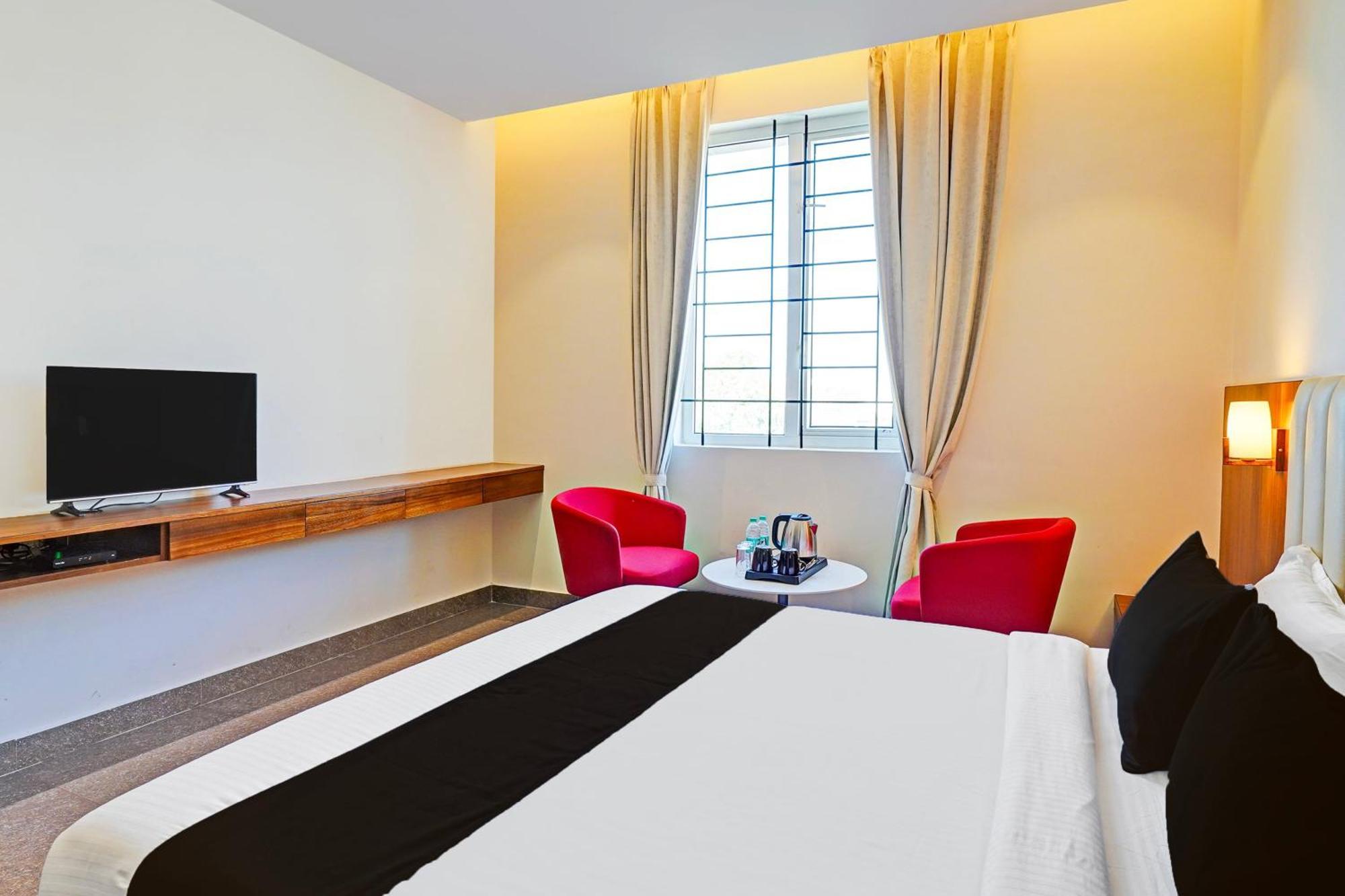 Super Townhouse Oak Electronic City Formerly Hotel Trubell Kammasandra Bagian luar foto