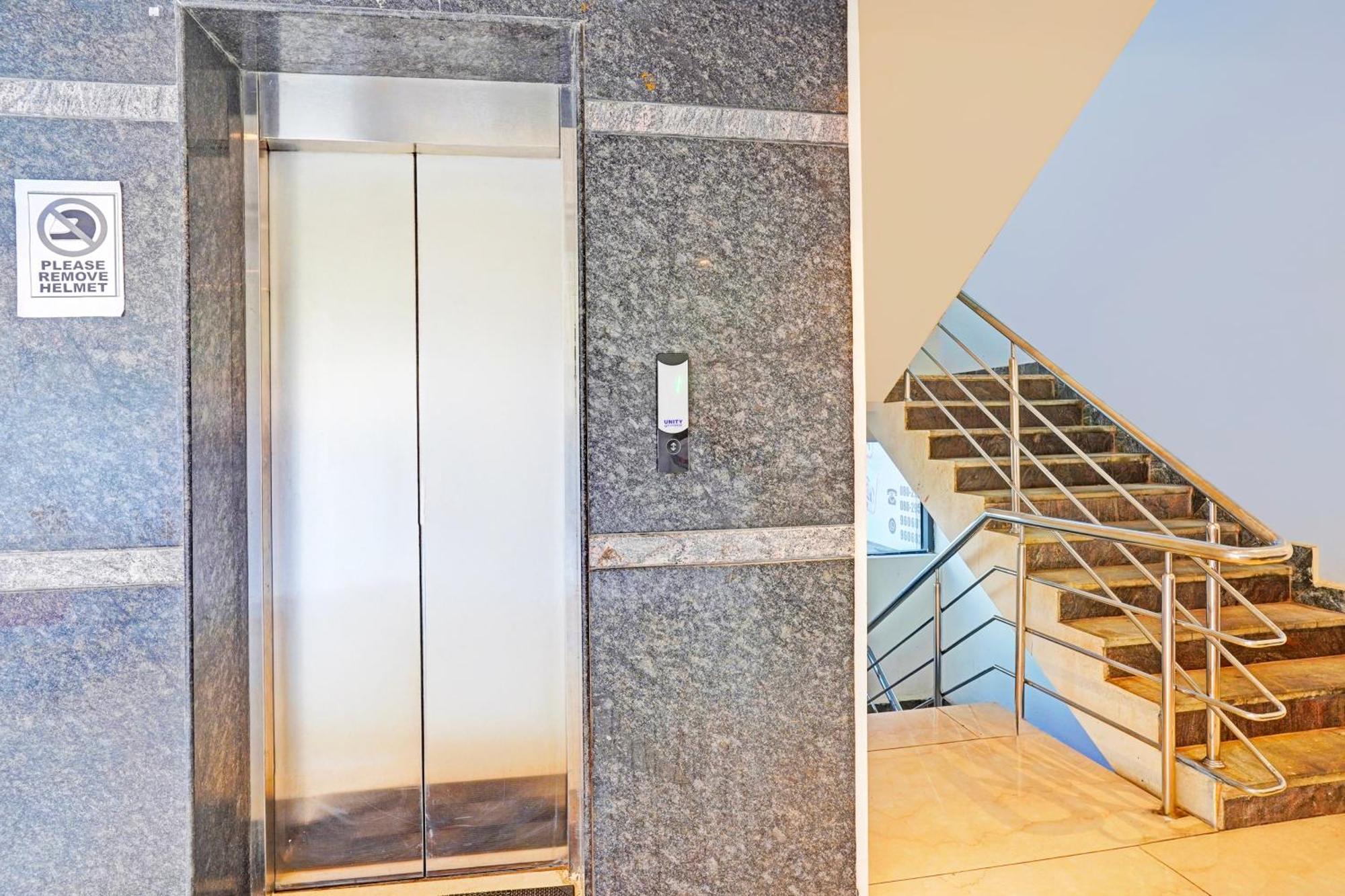 Super Townhouse Oak Electronic City Formerly Hotel Trubell Kammasandra Bagian luar foto