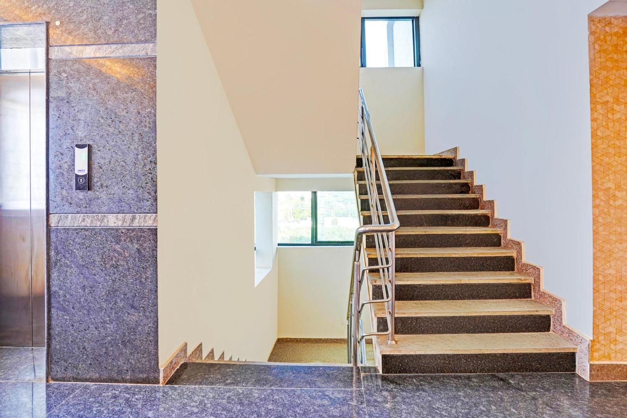 Super Townhouse Oak Electronic City Formerly Hotel Trubell Kammasandra Bagian luar foto