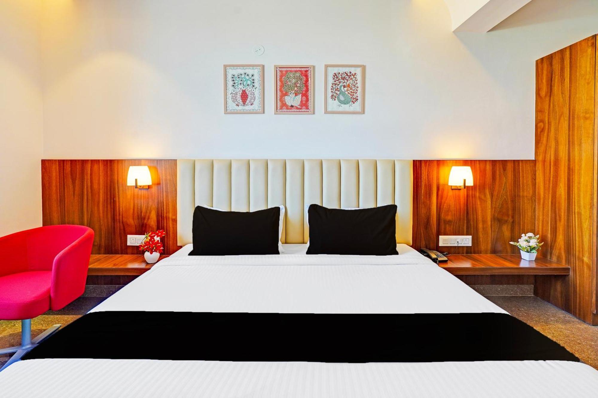 Super Townhouse Oak Electronic City Formerly Hotel Trubell Kammasandra Bagian luar foto