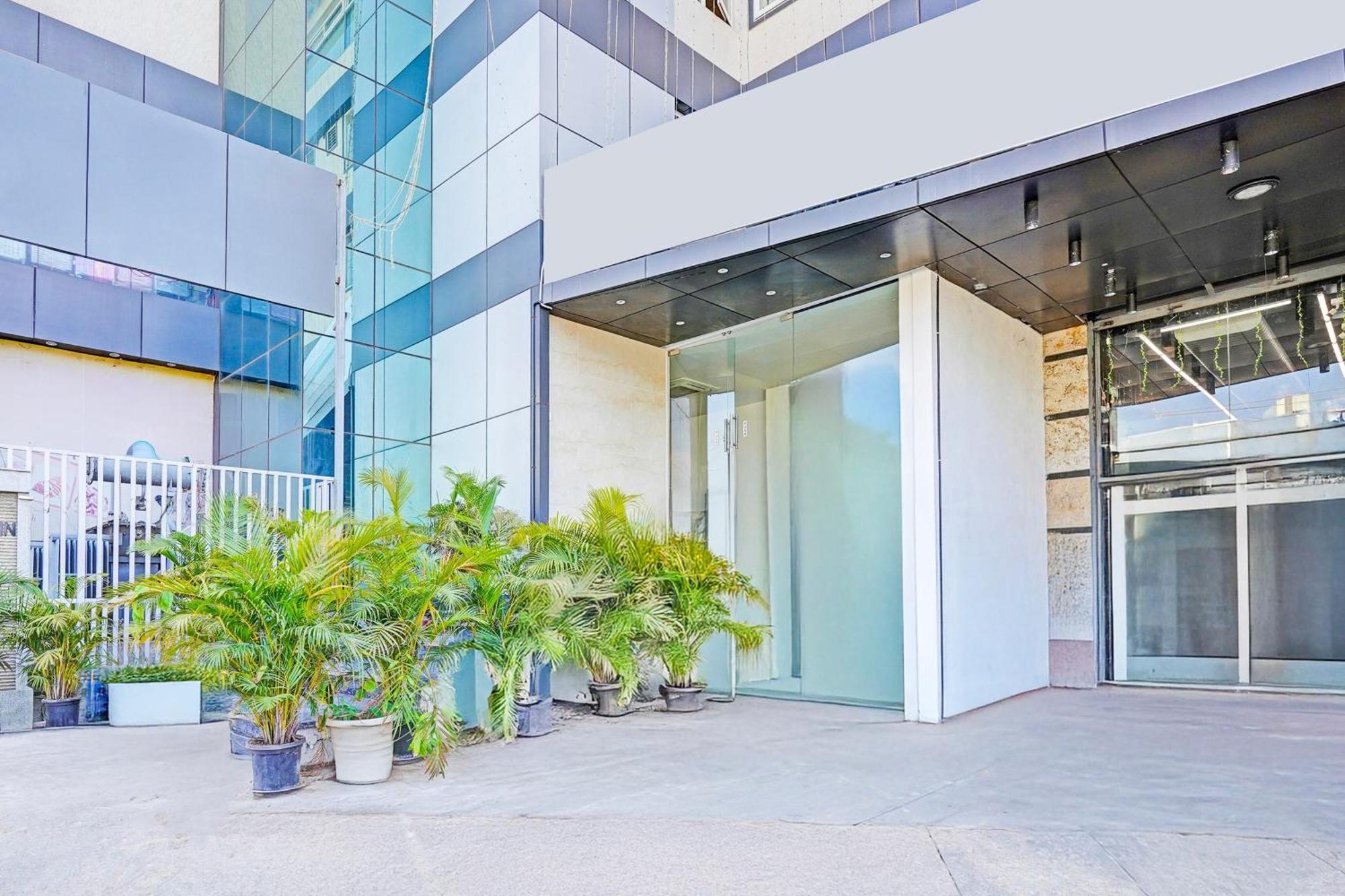 Super Townhouse Oak Electronic City Formerly Hotel Trubell Kammasandra Bagian luar foto