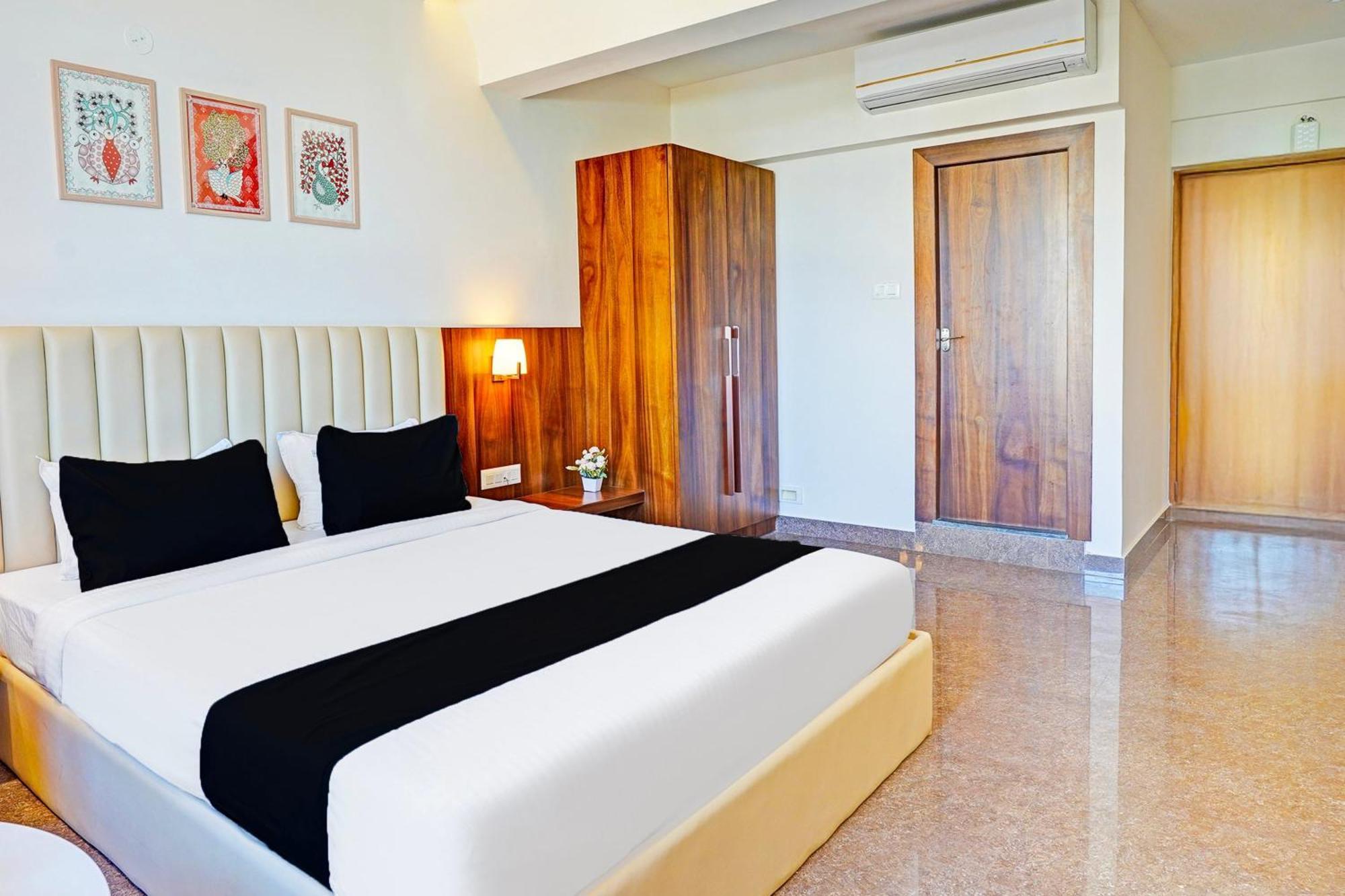 Super Townhouse Oak Electronic City Formerly Hotel Trubell Kammasandra Bagian luar foto